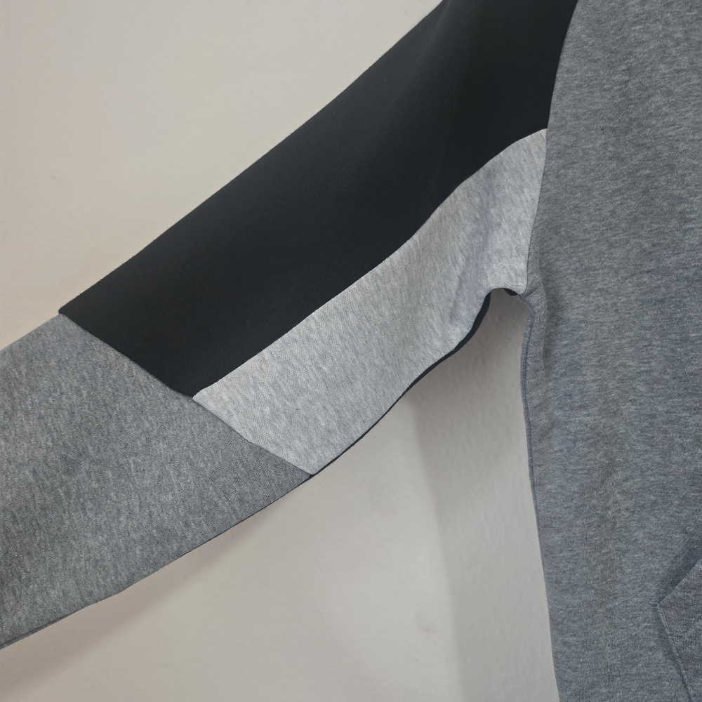 Adidas Gray and Black Sweatshirt with Raglan Sleeves - Picture 9 of 9